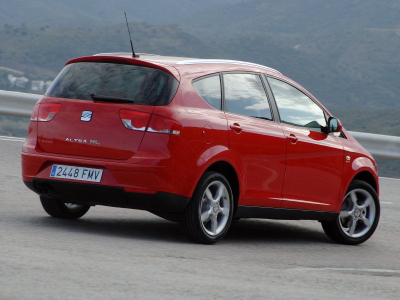Машина Seat Altea