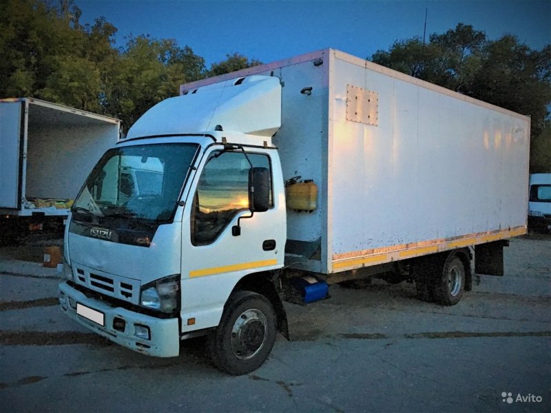 Isuzu nqr75