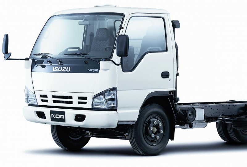 Isuzu Elf nqr75