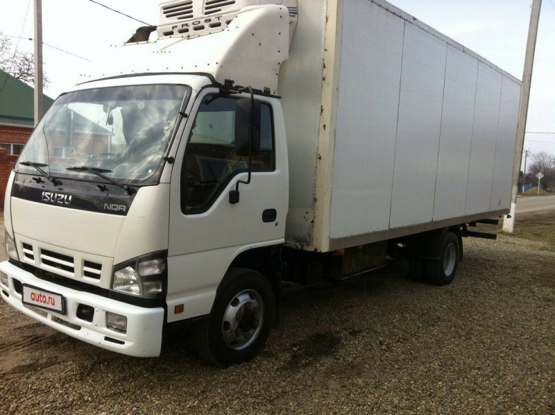 Isuzu NQR 75 2011