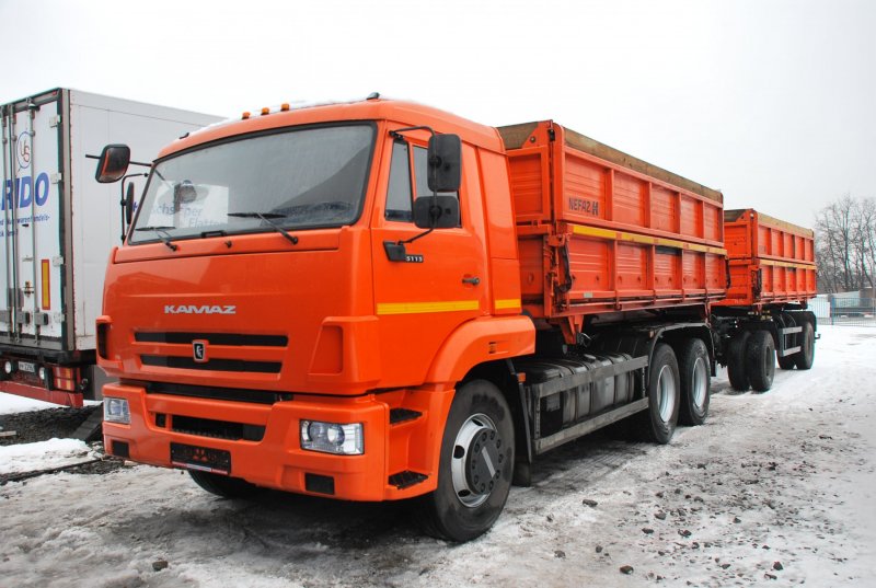 Оранжевый КАМАЗ 45143