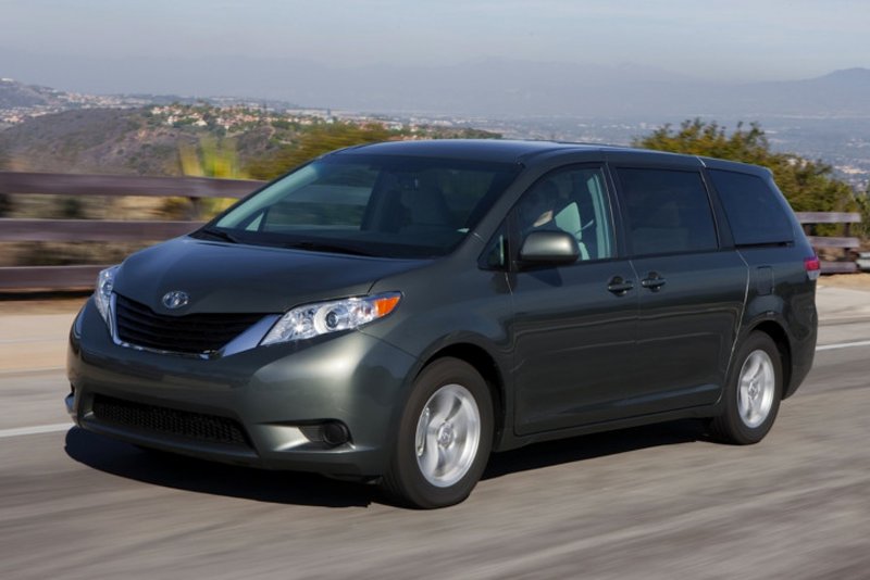 Toyota Sienna 4