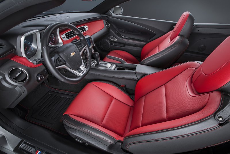 Chevrolet Camaro 2012 салон