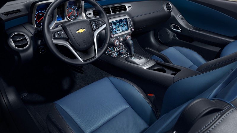 Chevrolet Camaro SS салон