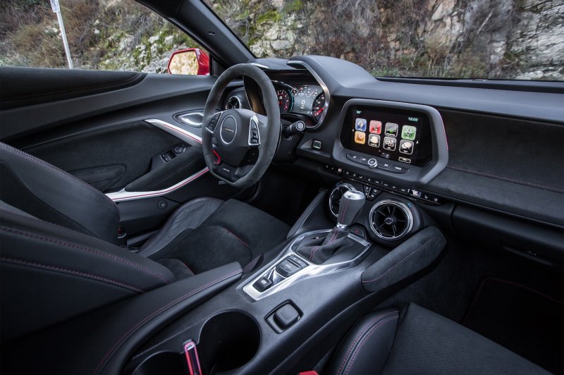 Chevrolet Camaro 2011 салон