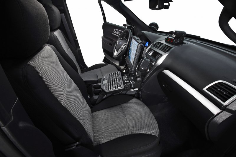 Ford Explorer Interceptor салон