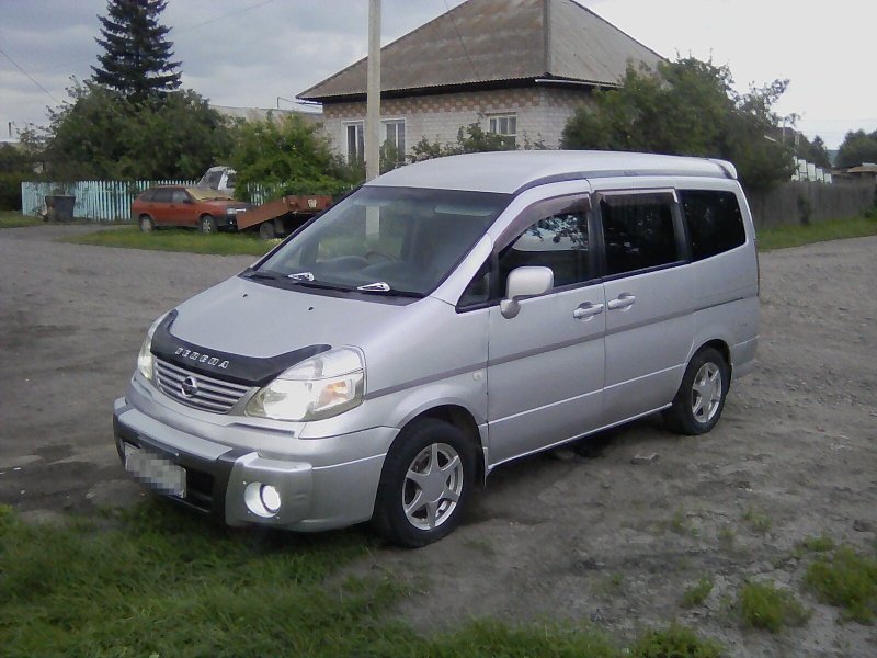 Nissan Serena 24