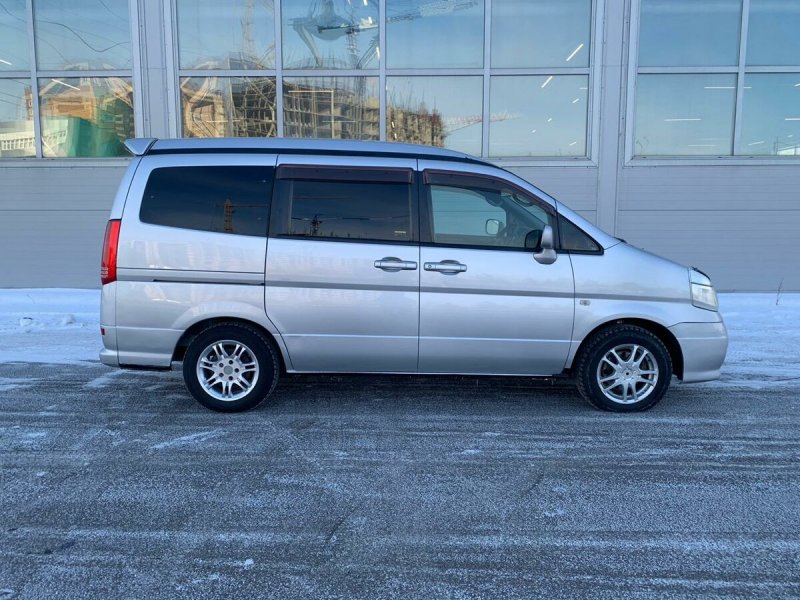 Nissan Serena c24