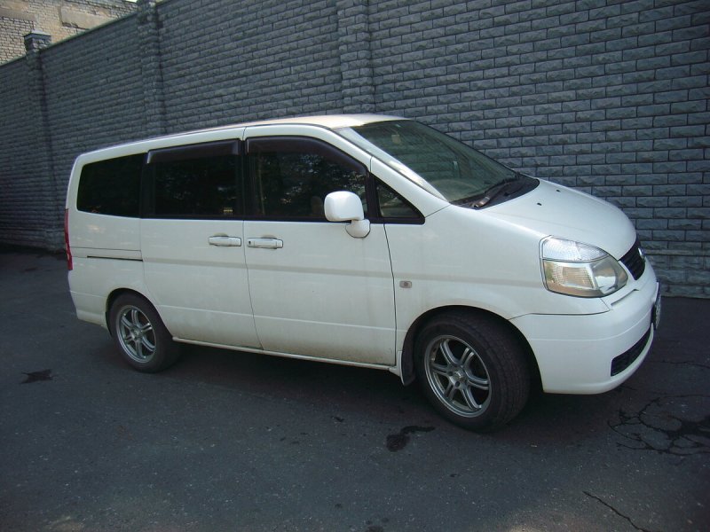 Nissan Serena II (c24)