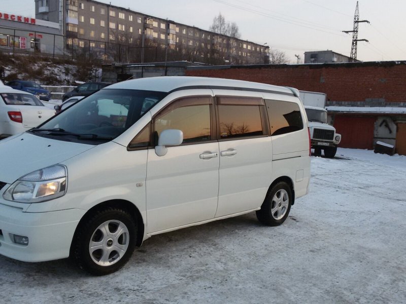 Nissan Serena c24 stance
