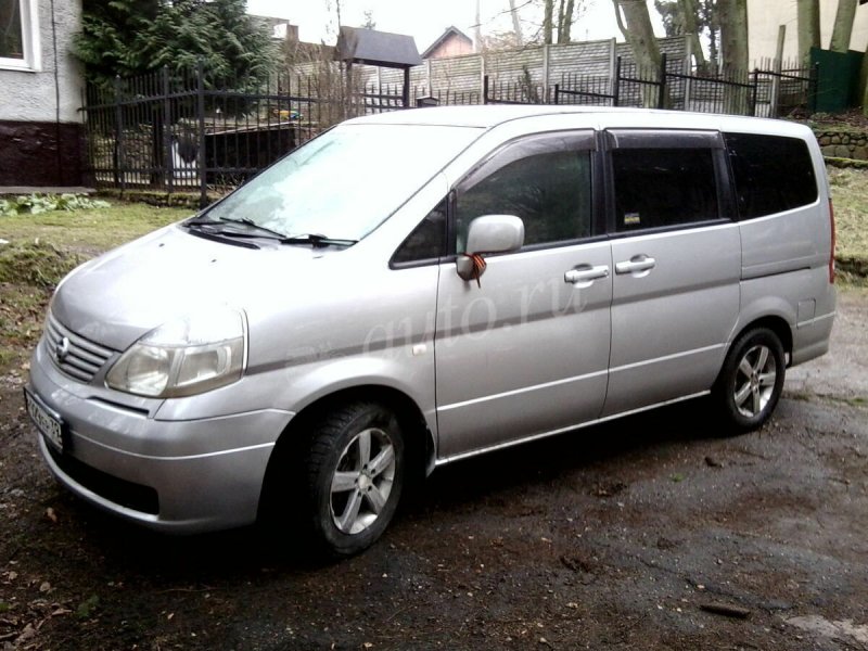 Nissan Serena 2001 год