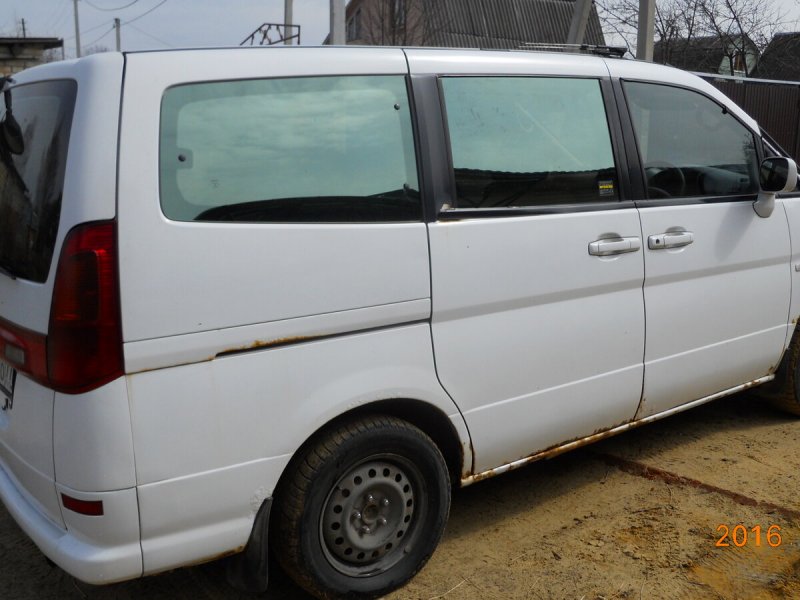 Nissan Серена с24