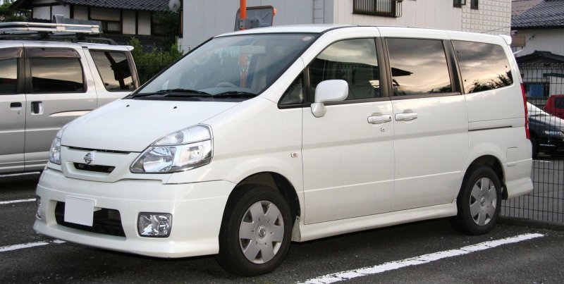 Nissan Serena 24