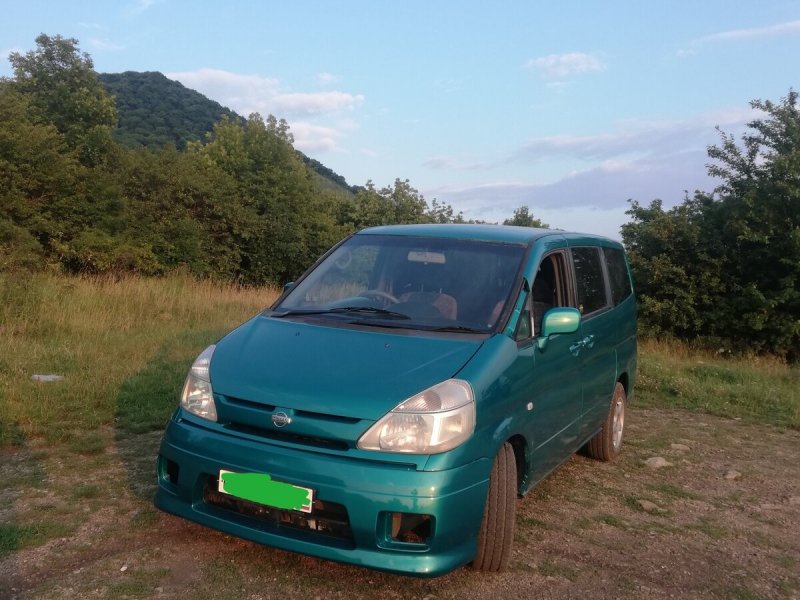 Nissan Serena c24 винил