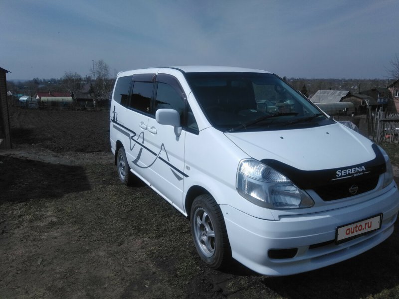 Nissan Serena c24 черная