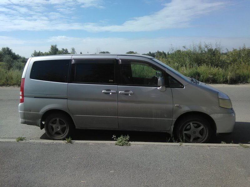 Nissan Serena c24 2001