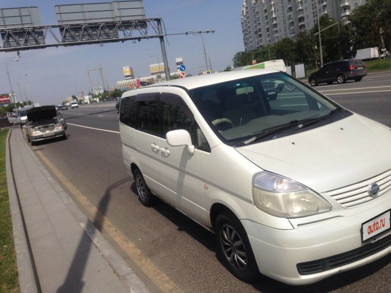 Nissan Serena 200