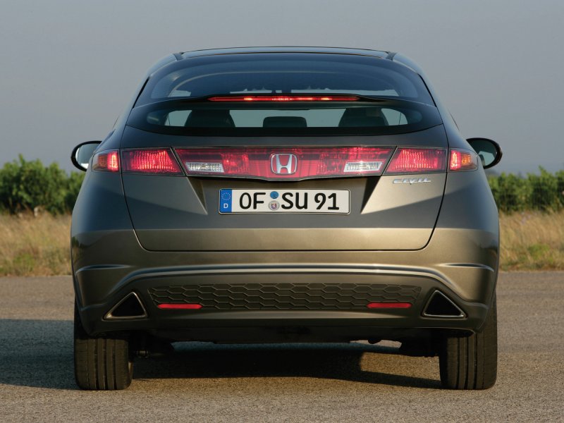 Civic 5d 2008 сзади