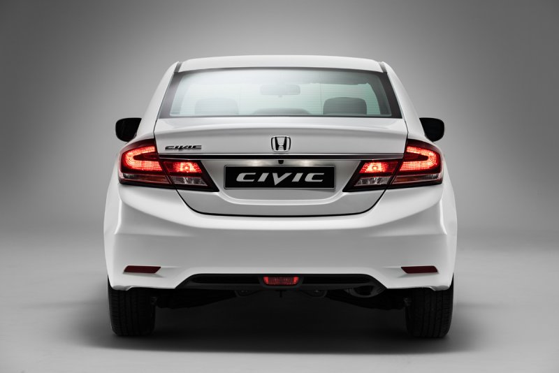 Honda Civic седан зад