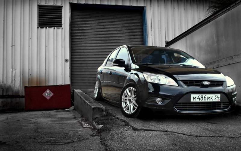 Ford Focus 2 sedan stance