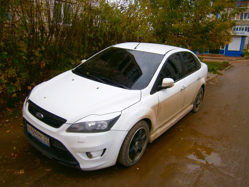 Ford Focus 2 sedan White
