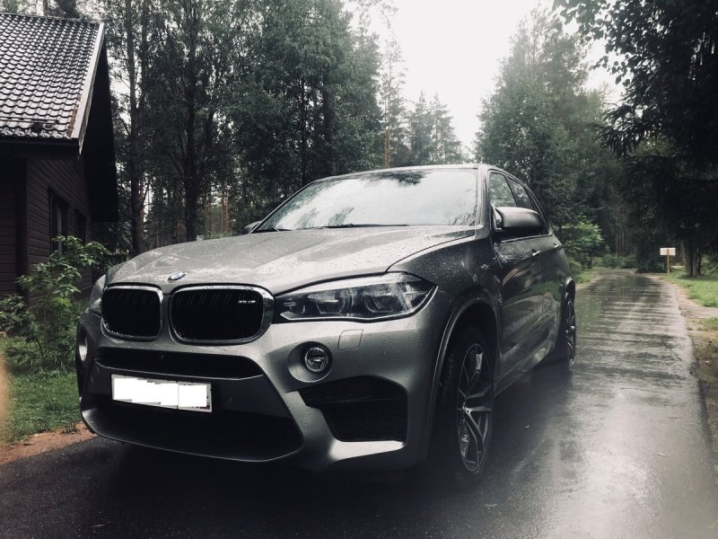BMW 5 f85
