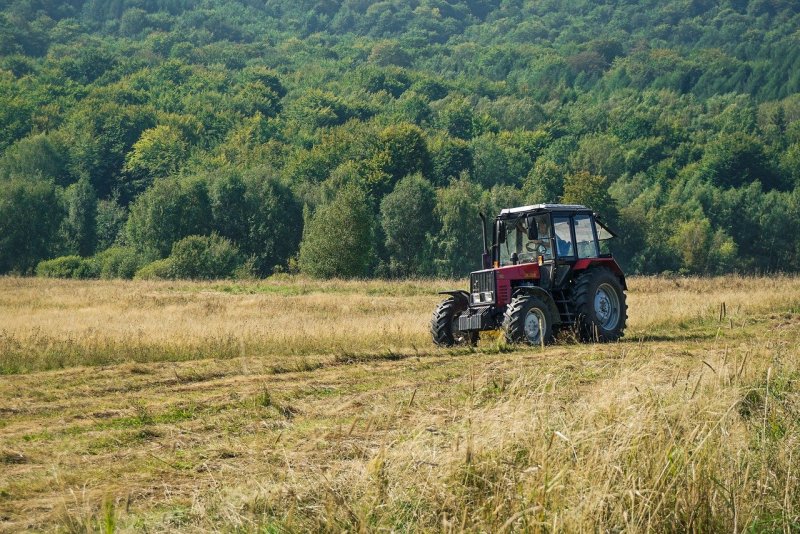 Трактор на аву