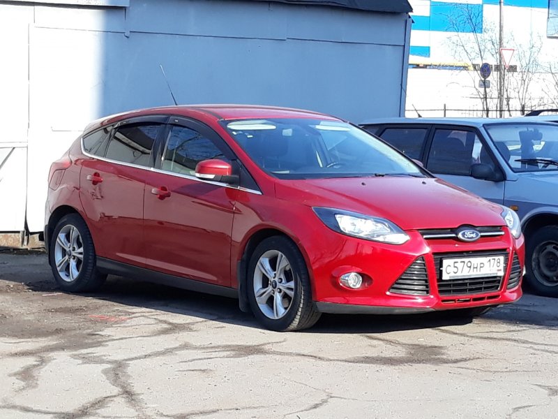 Ford Focus 2012 хэтчбек