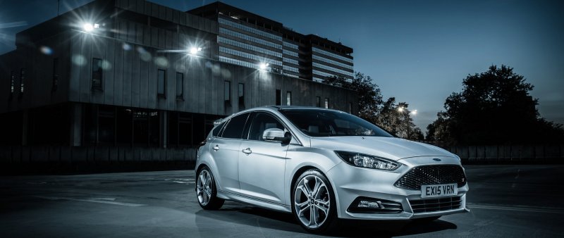 Ford Focus 3040х1440