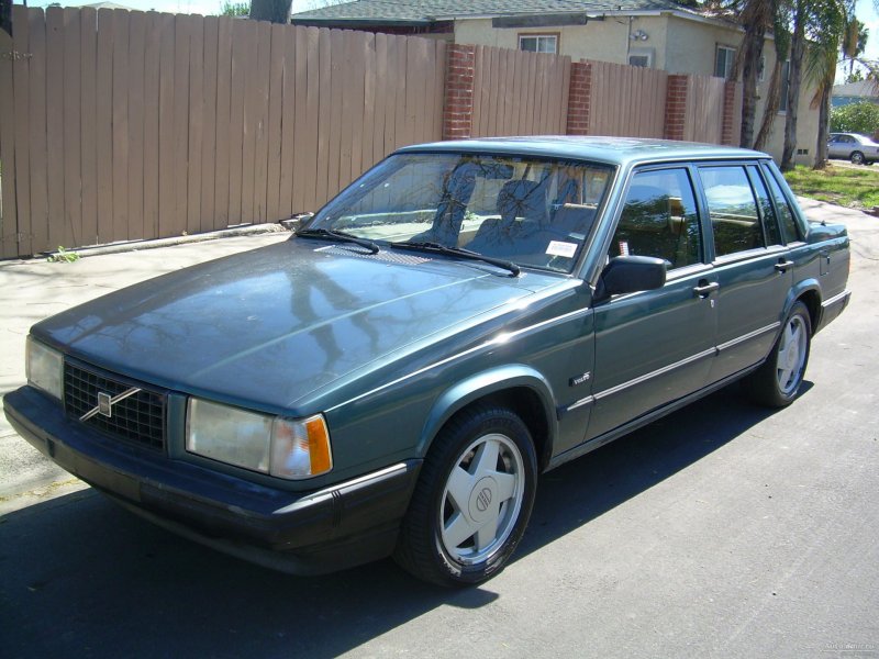 Volvo 740 Wallpaper