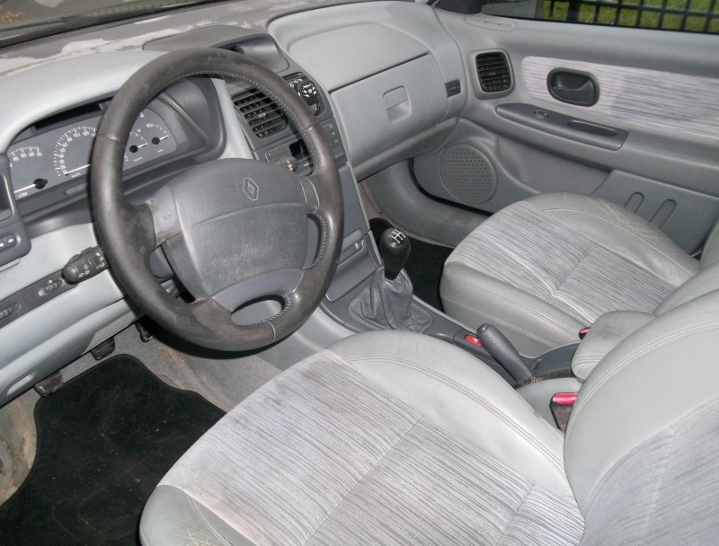 Renault Laguna 1 салон