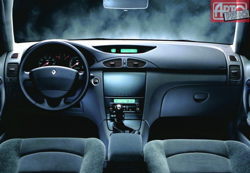 Renault Laguna 2001 салон