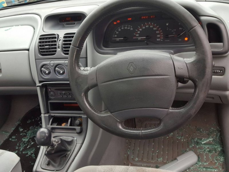 Renault Laguna 1 салон