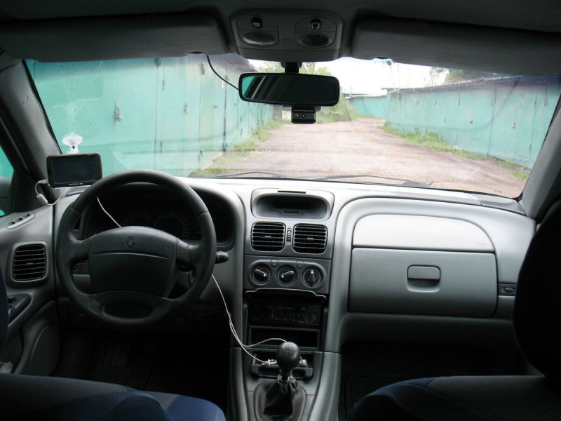 Renault Laguna 2000 салон