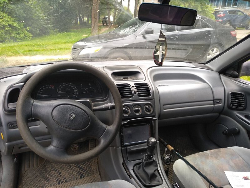 Renault Laguna 1996 салон