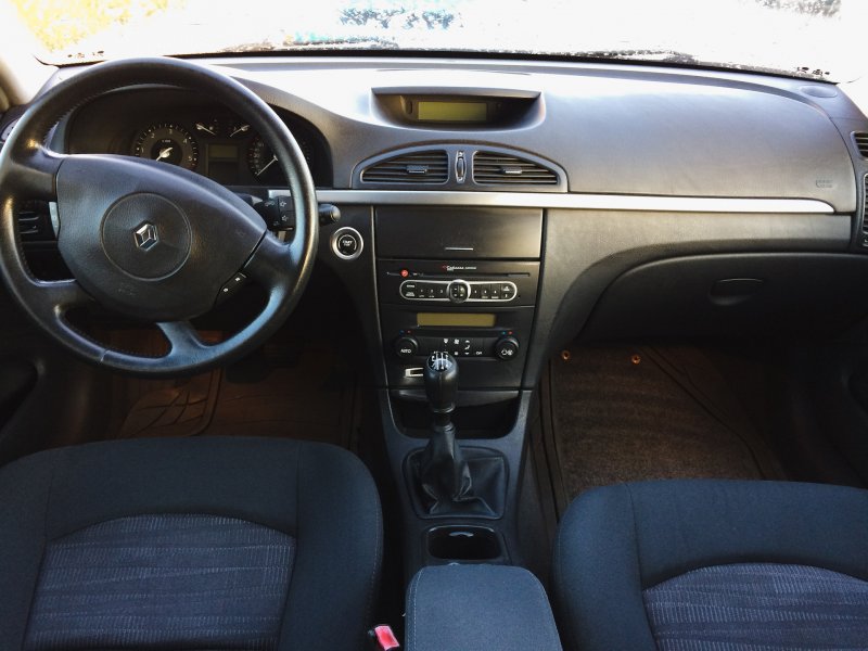 Renault Laguna 2 салон