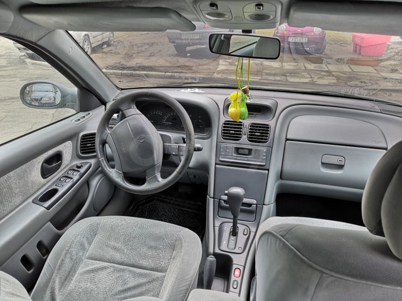 Renault Laguna 1 салон