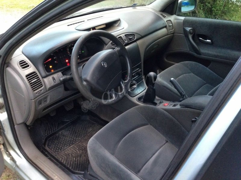 Renault Laguna 2001 салон