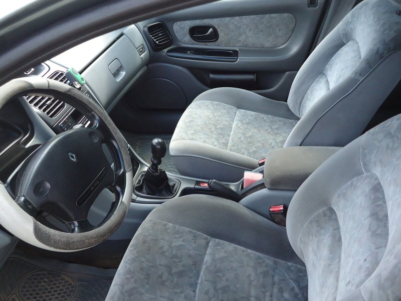 Renault Laguna 1997 салон