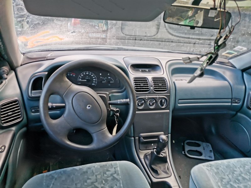 Renault Laguna 1 салон