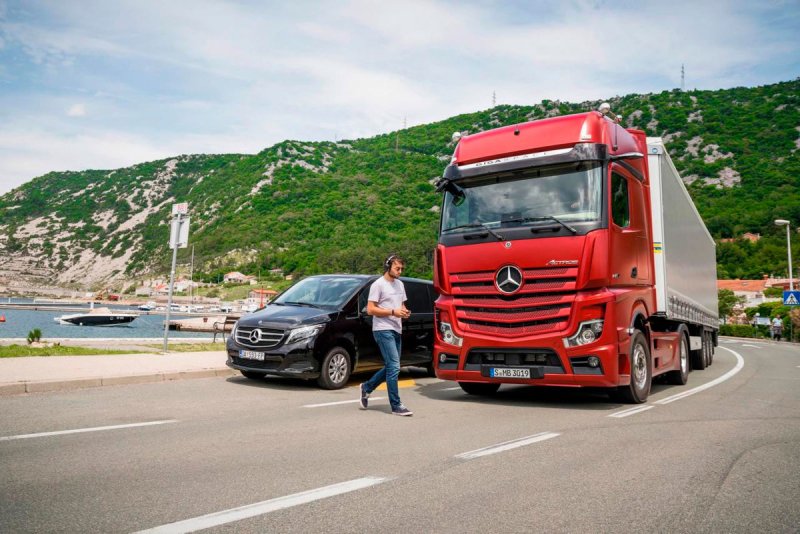 Mercedes-Benz Actros Trucks 2018