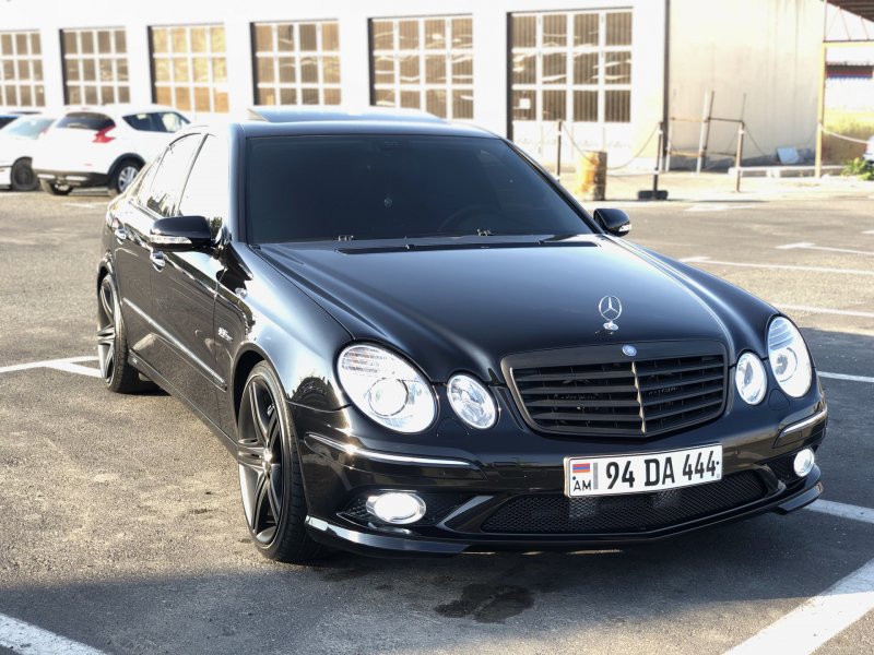 Мерседес w211 e63 AMG