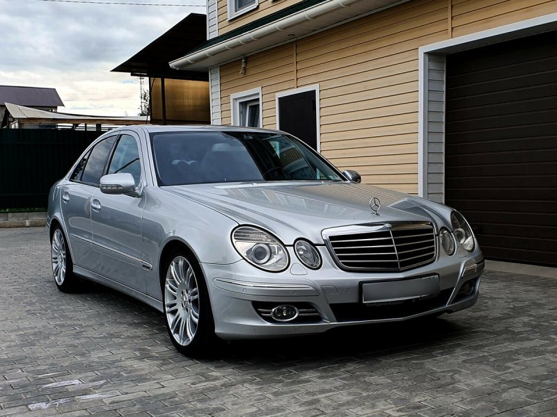 Mercedes Benz w211 Black