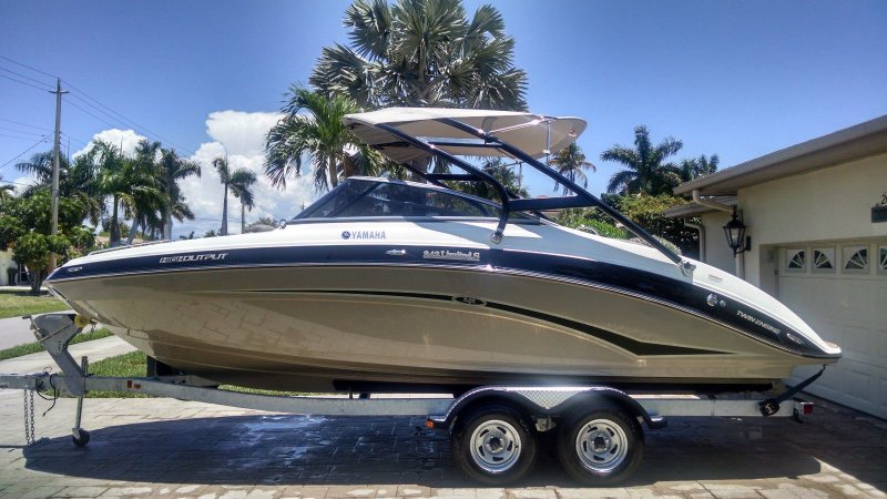 Yamaha 242 Limited
