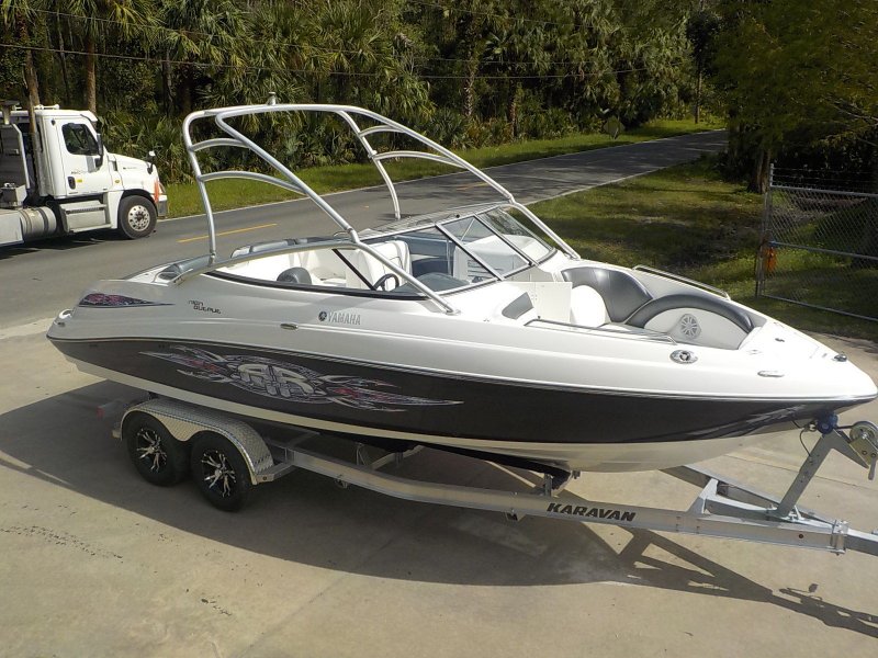 Yamaha Jet Boat