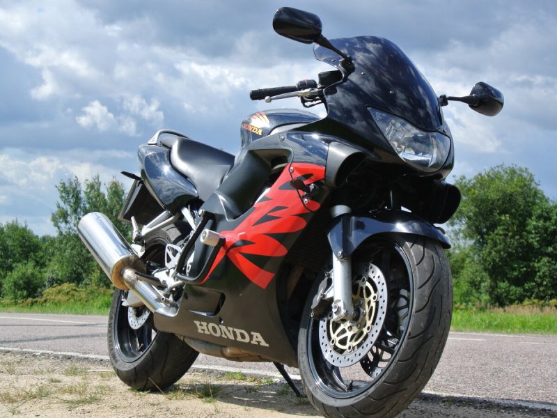 Хонда СБР 600 f4