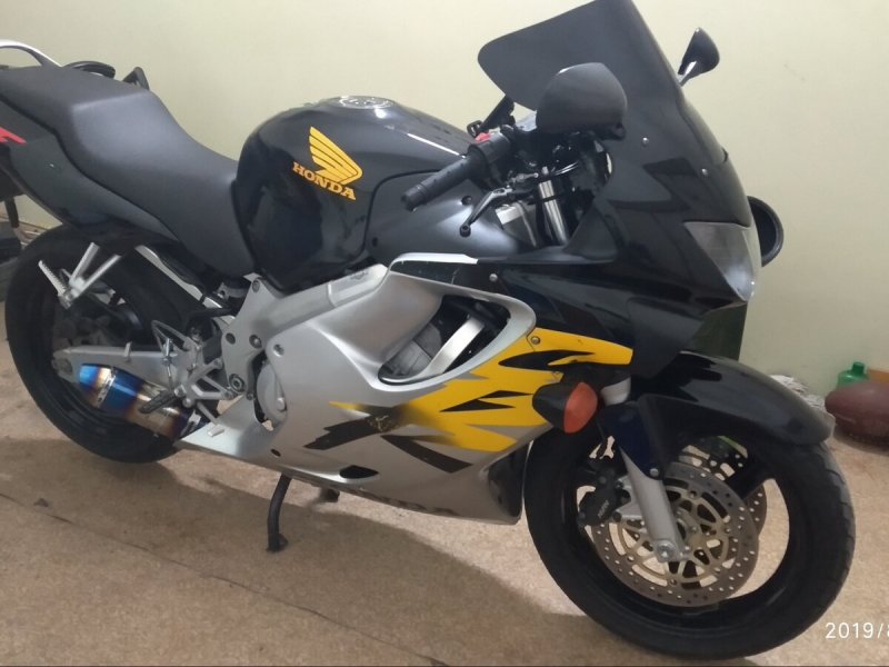 Honda CBR 600 f4 1999
