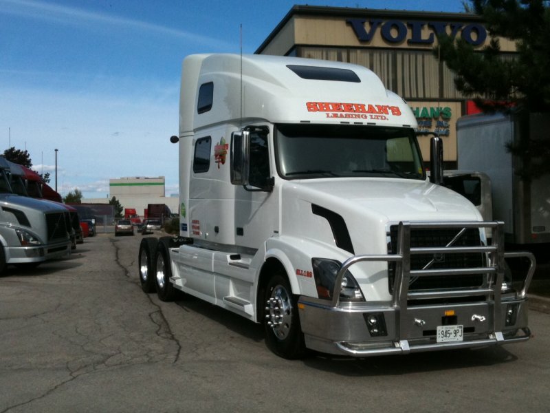 Volvo VNL Flatbed