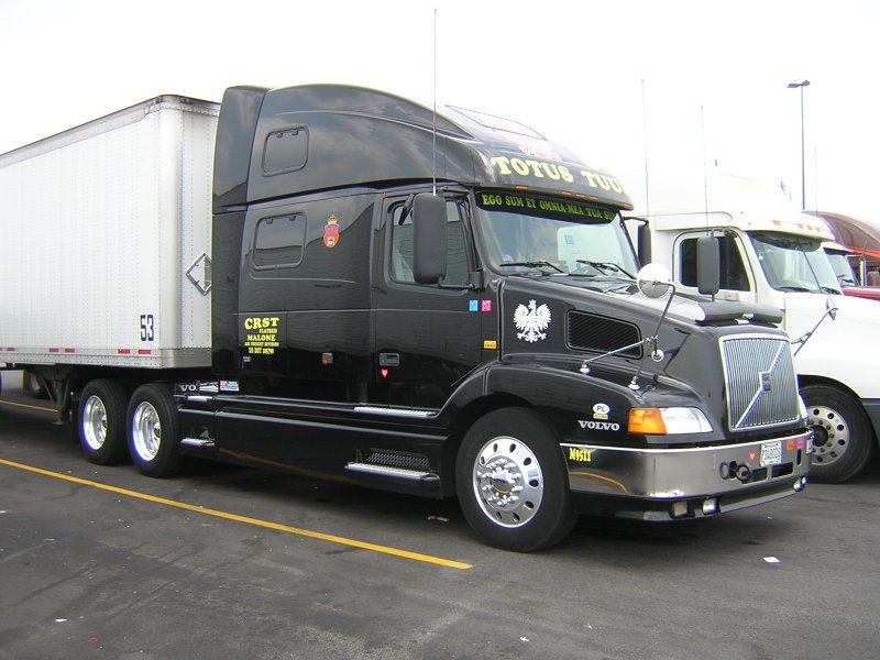 Volvo VNL 860 С полуприцепом