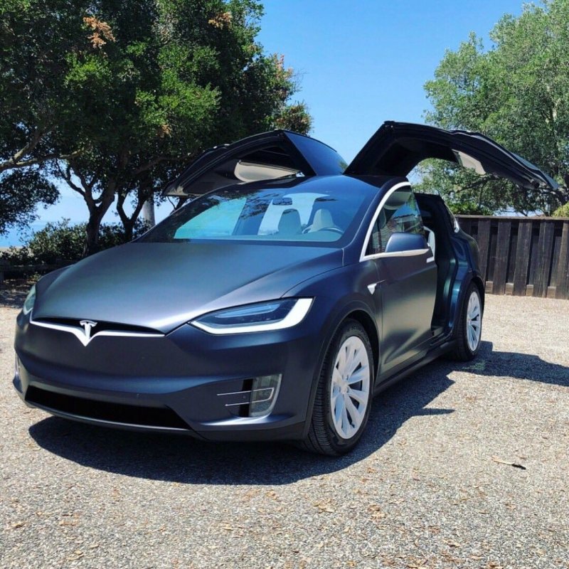 Машина Tesla model x